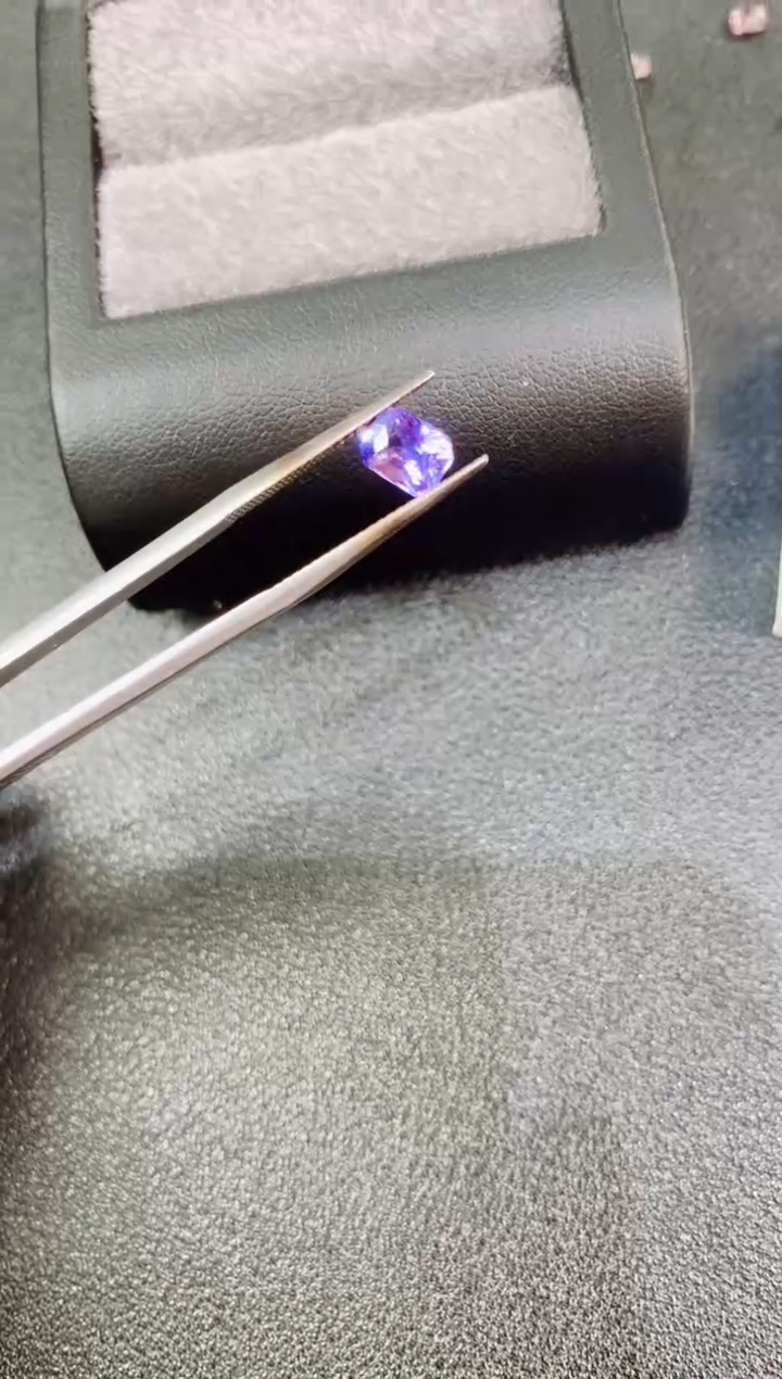 【闪购商品】蓝宝石裸石未镶嵌1.03ct无烧紫蓝宝