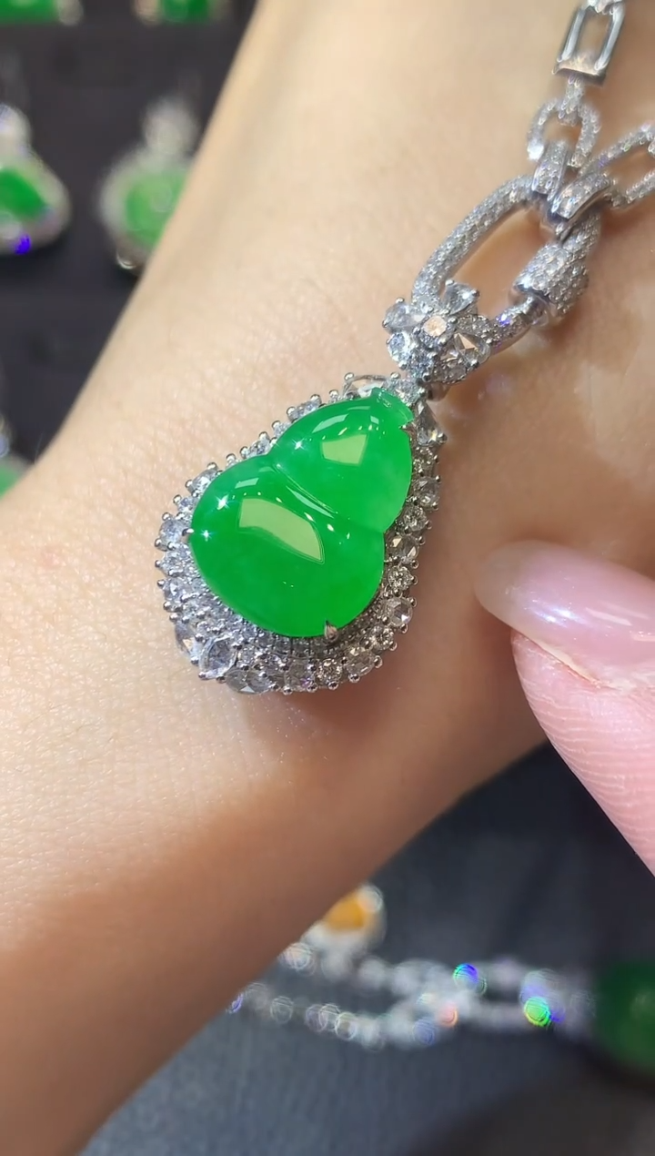 【闪购商品】翡翠吊坠(不含链)18K金镶嵌D33