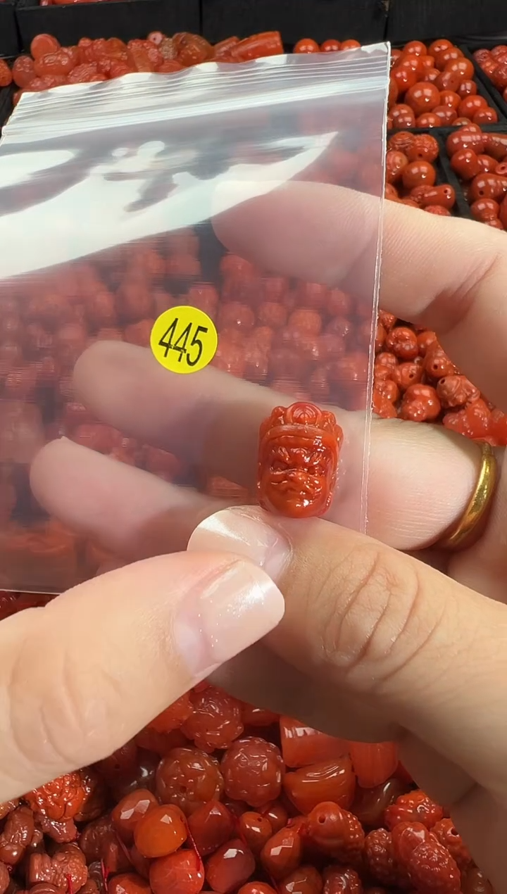 颈饰未镶嵌南红玛瑙1