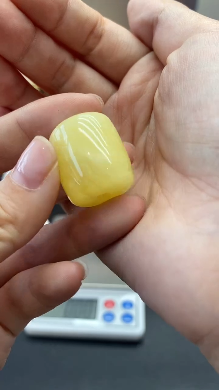 琥珀未镶嵌珠宝奇石2511