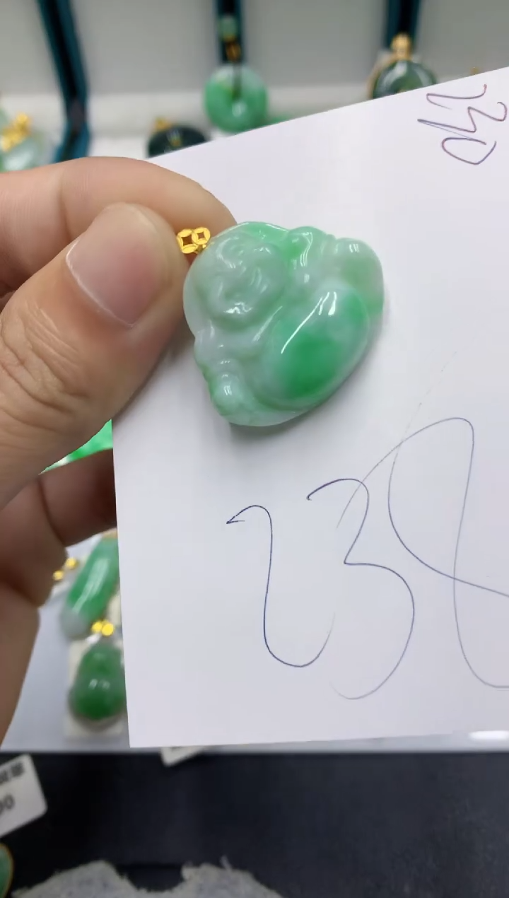 【闪购商品】翡翠颈饰18K金镶嵌翡翠