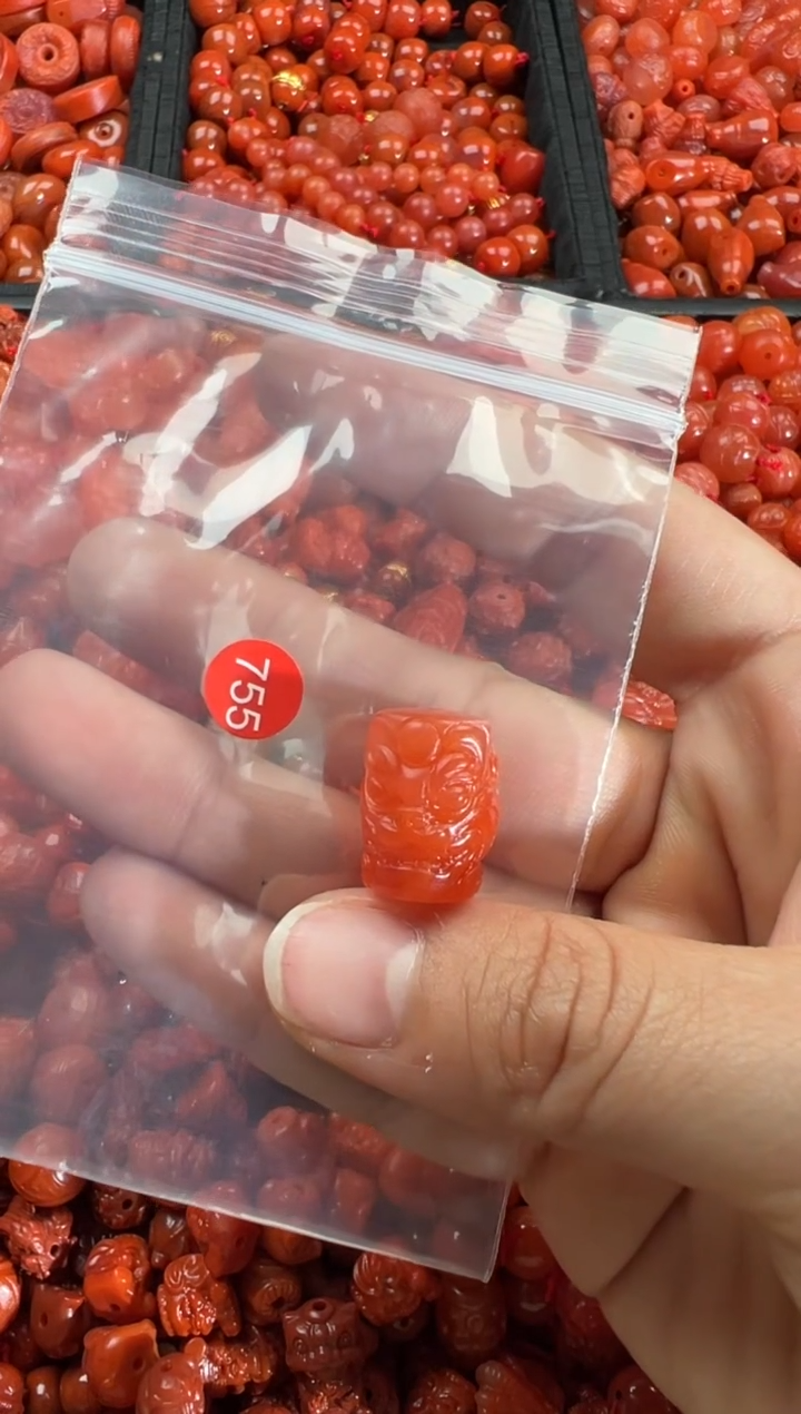 【闪购商品】南红玛瑙颈饰未镶嵌1