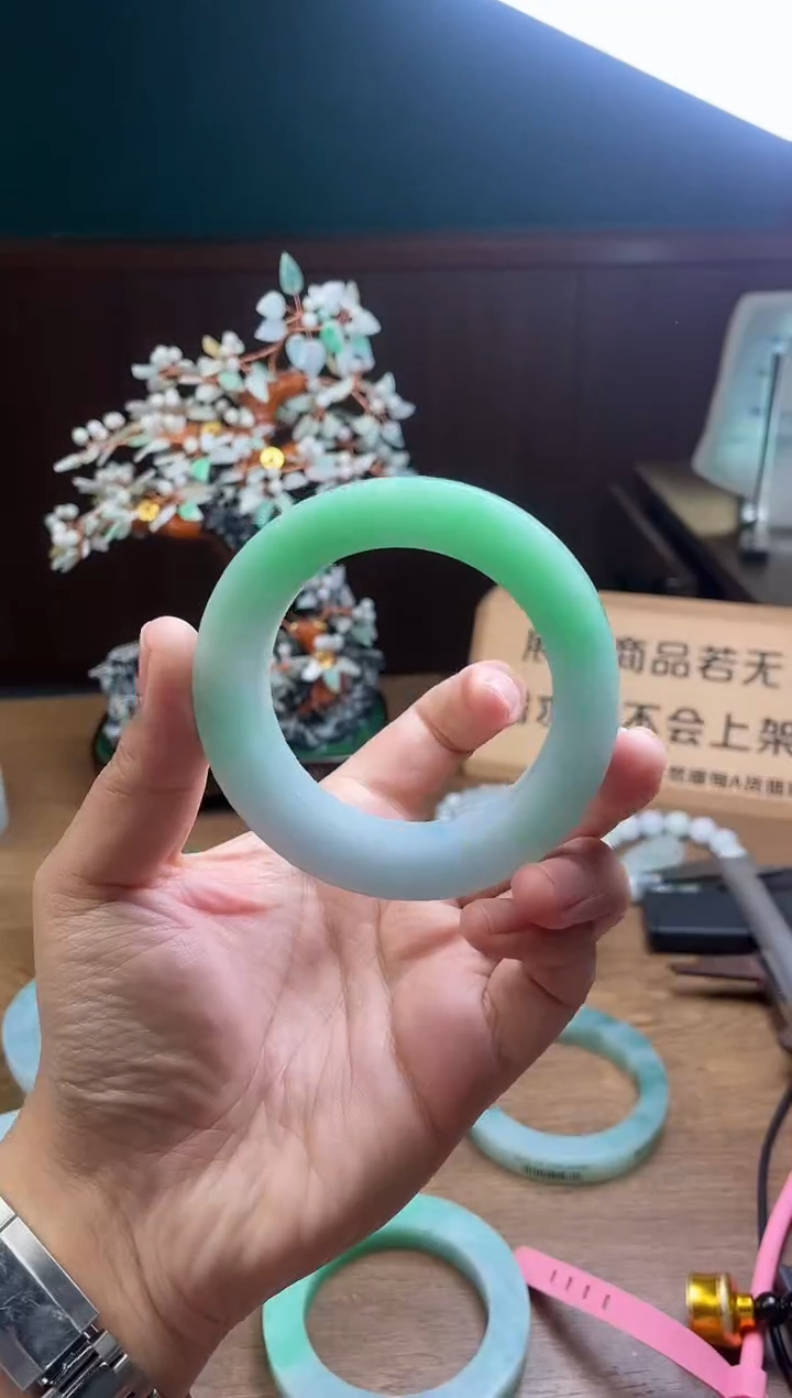 【闪购商品】定制翡翠手镯未镶嵌定制