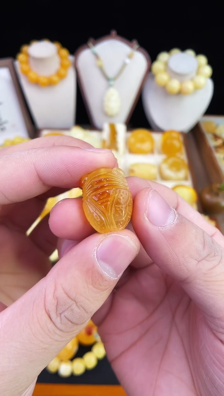 琥珀未镶嵌珠宝奇石柒月