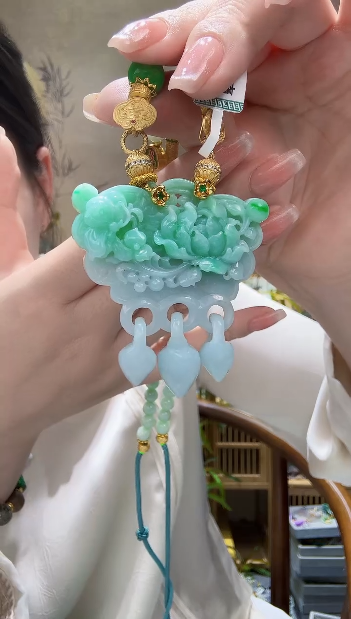 翡翠未镶嵌颈饰吊坠