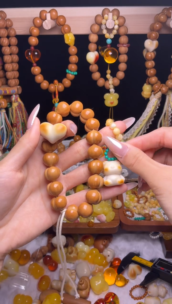 吊坠猴头核桃苗*?全品柯基爱心黄跑环牙果熊吊坠【绿跑环】奶油流苏