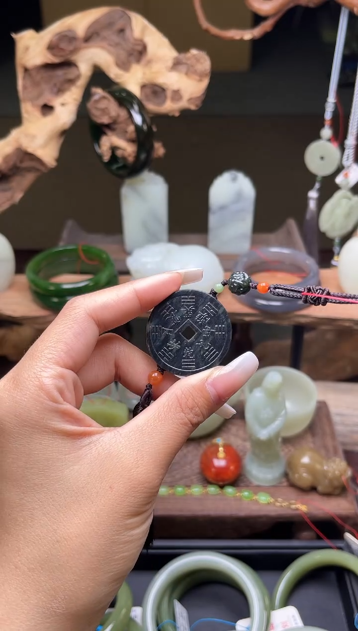 【闪购商品】和田玉车挂未镶嵌山鬼车挂 多样性发一