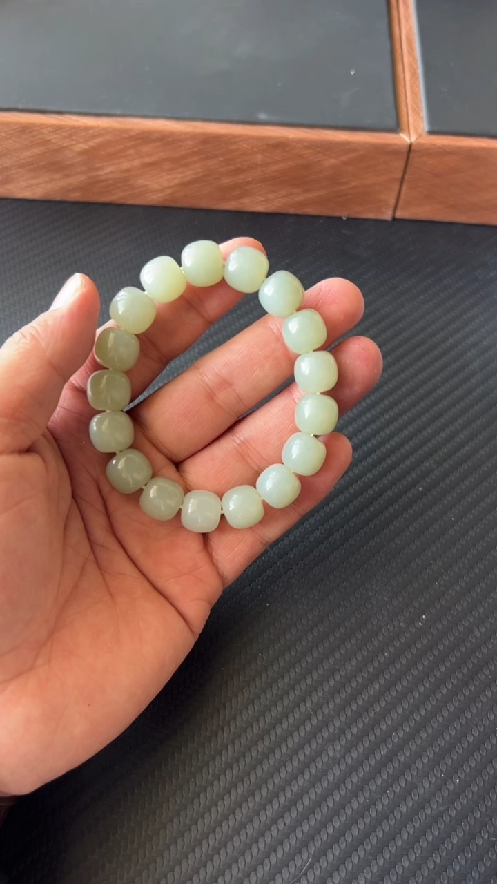 【闪购商品】和田玉手串未镶嵌且末微色差近矿卡12老型珠
