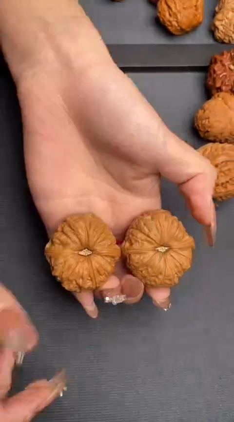 【闪购商品】文玩核桃把件南瓜墩41左右（已打底）