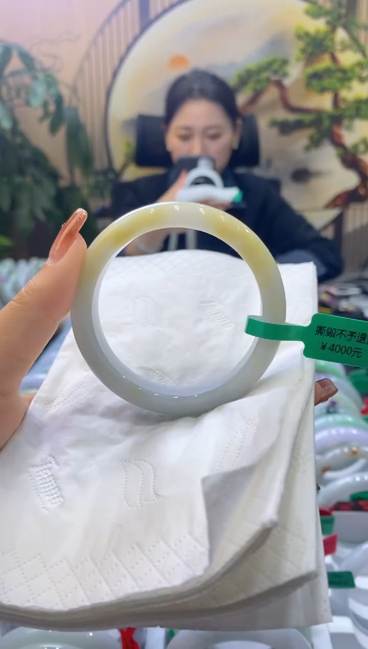 【闪购商品】翡翠手镯未镶嵌00009052