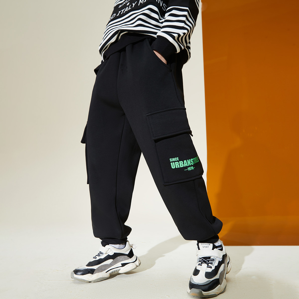 男童裤子冬装中大童长裤加绒保暖休闲字母印花工装裤2025