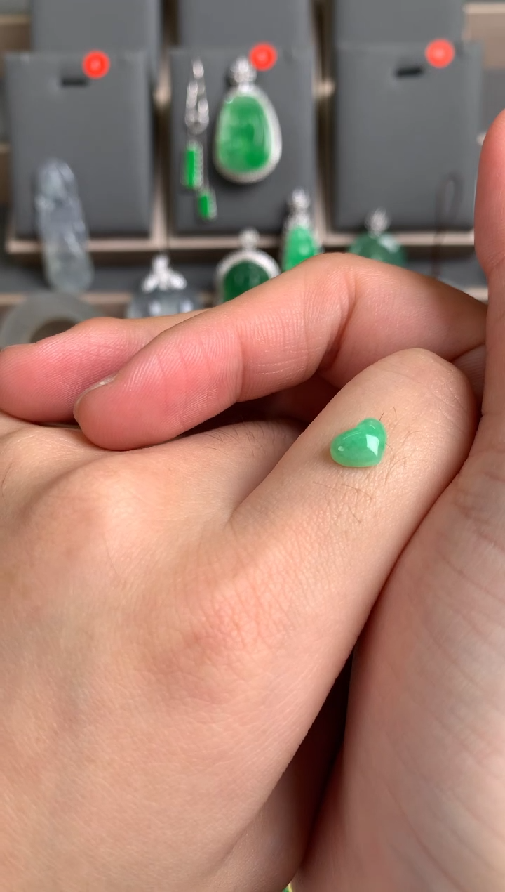 未镶嵌定制翡翠裸玉