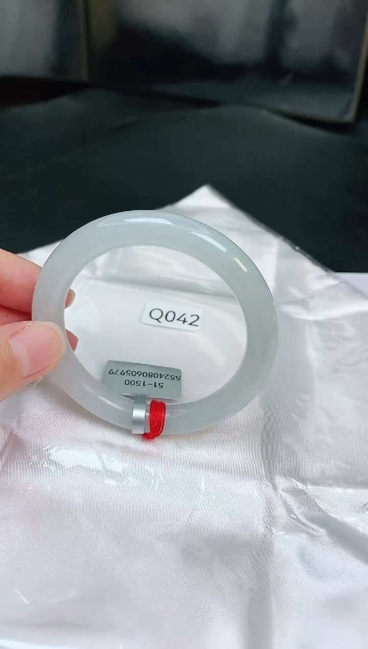 【闪购商品】翡翠手镯未镶嵌缅甸天然A货翡翠手镯