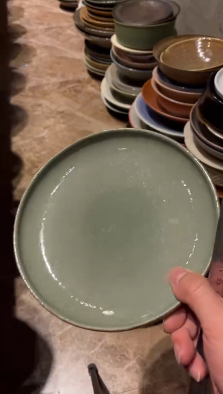 【闪购商品】瓷片361绿色手工立口盘1个