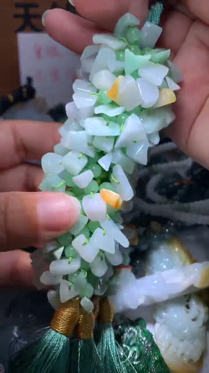 【闪购商品】翡翠颈饰未镶嵌保真天然A货翡翠