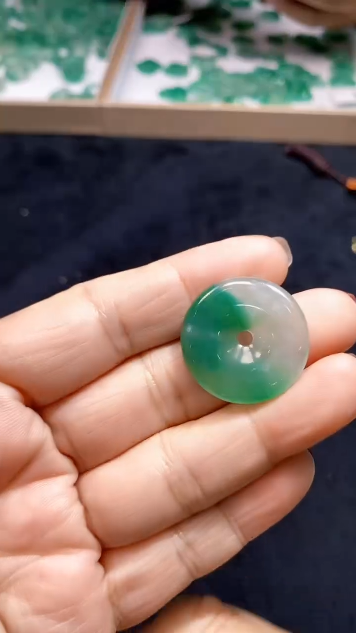 【闪购商品】石英质玉颈饰未镶嵌天然A货非洲翠