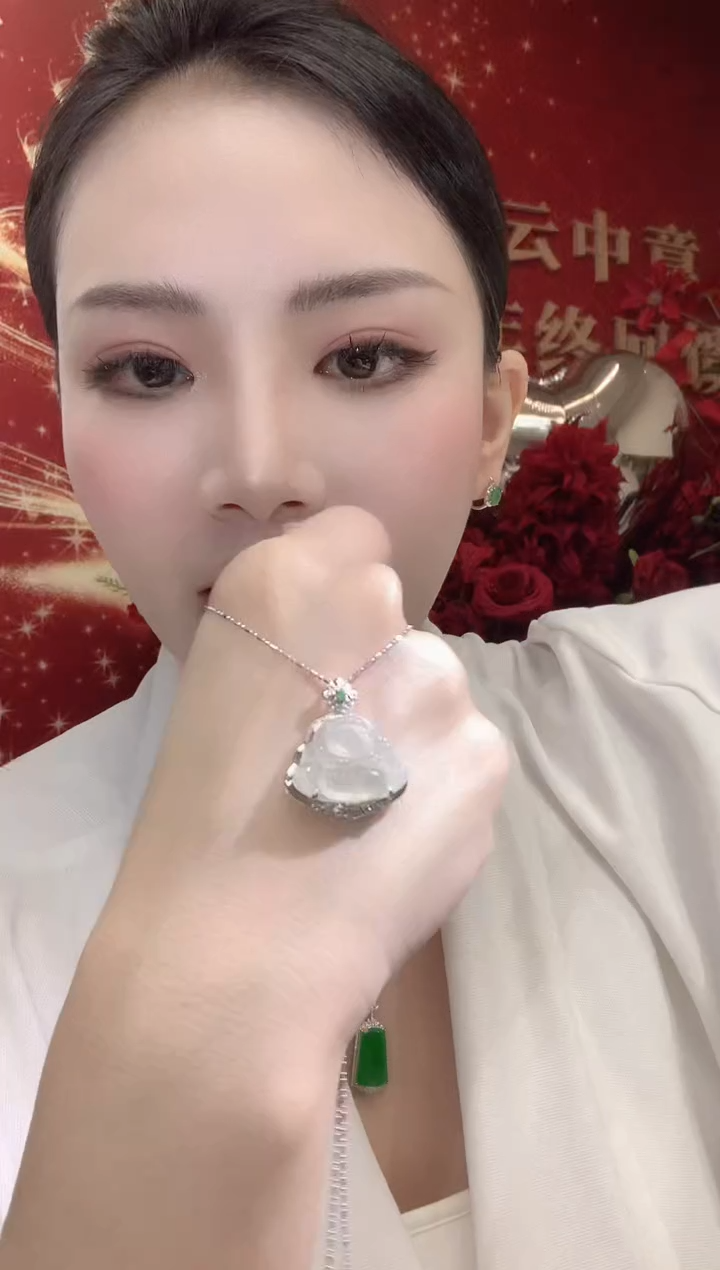 吊坠(不含链)18K金镶嵌翡翠A3 多样性发一件