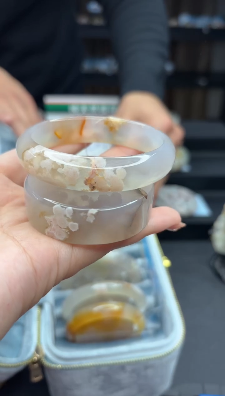 【闪购商品】石英质玉手镯未镶嵌234（58圈赠送镯心）