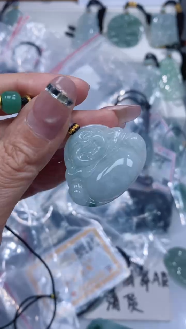 颈饰未镶嵌翡翠吊坠