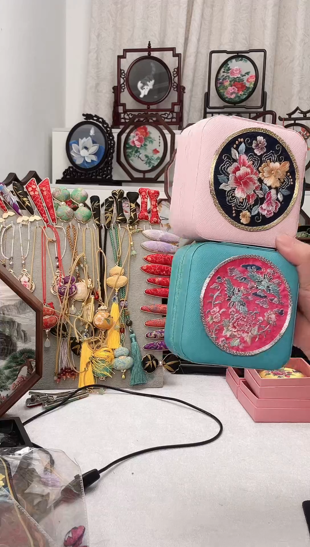 扇子苏绣作品手工首饰盒