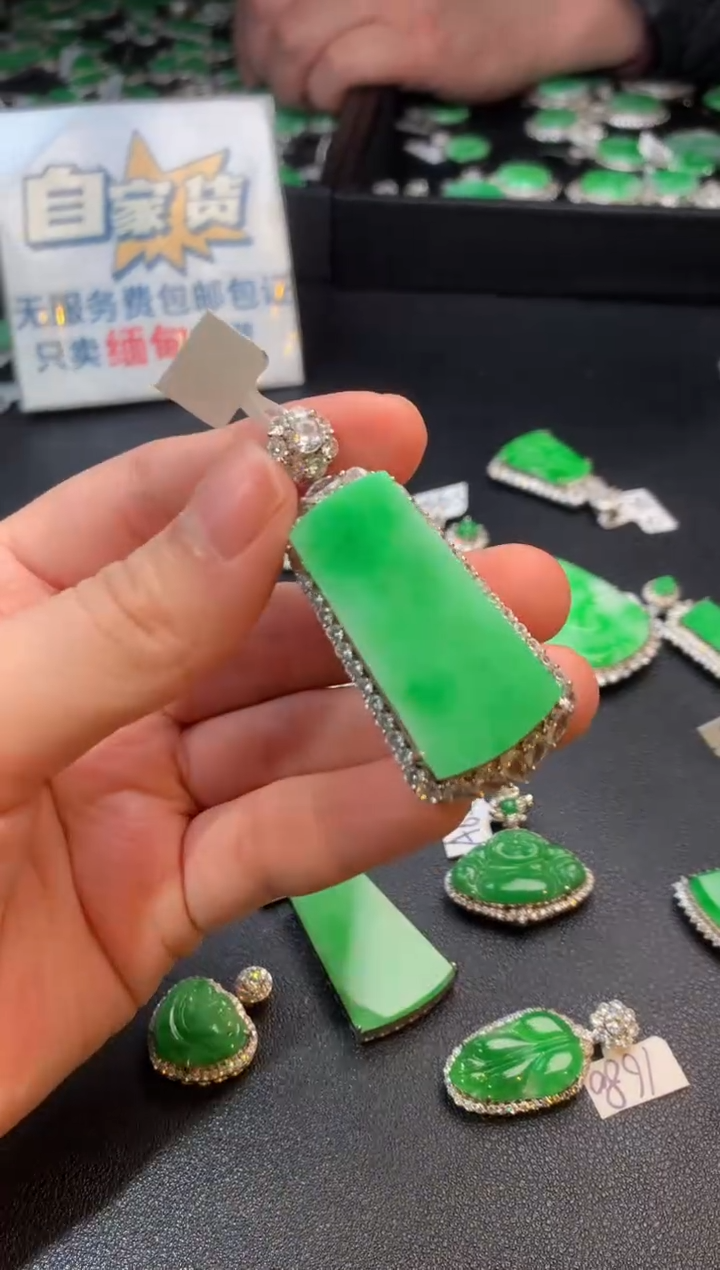 【闪购商品】翡翠颈饰银S925镶嵌翡翠