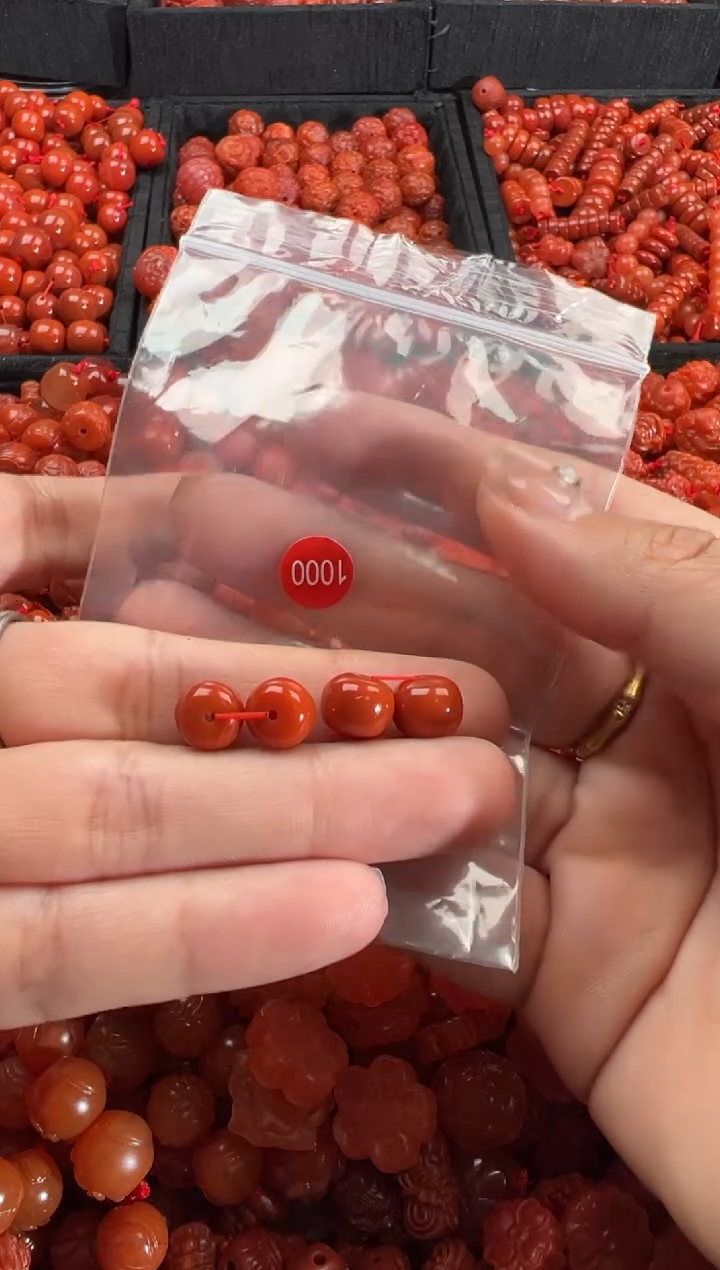 【闪购商品】南红玛瑙未镶嵌颈饰1