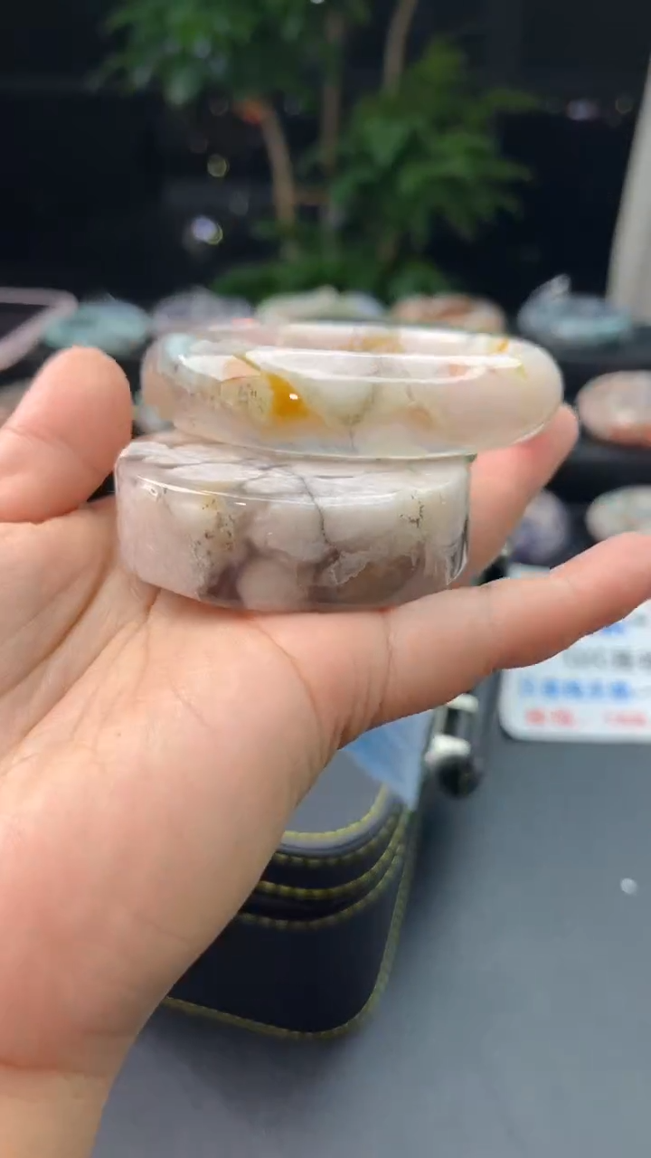 【闪购商品】石英质玉手镯未镶嵌赠送镯心（圈口60