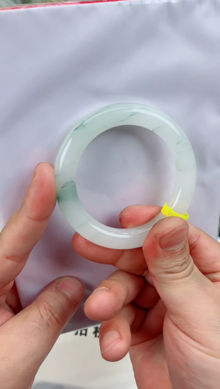 【闪购商品】石英质玉手镯未镶嵌617