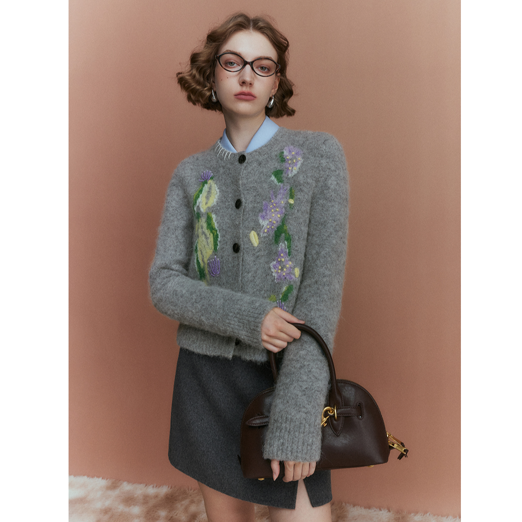 法曼萱法式羊驼毛白色针织开衫女2025年冬季新款长袖设计感上衣