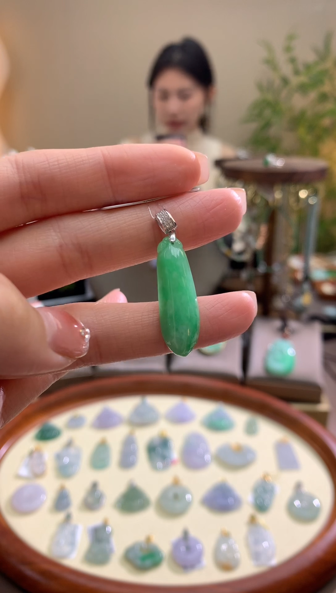 【闪购商品】翡翠颈饰18K金镶嵌福瓜