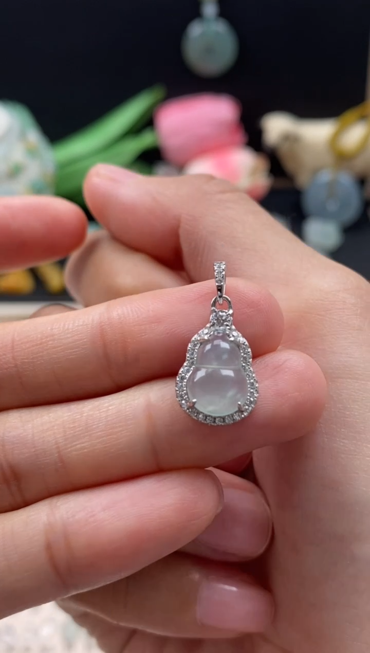 【闪购商品】翡翠颈饰银S925镶嵌翡翠晴底葫芦吊坠