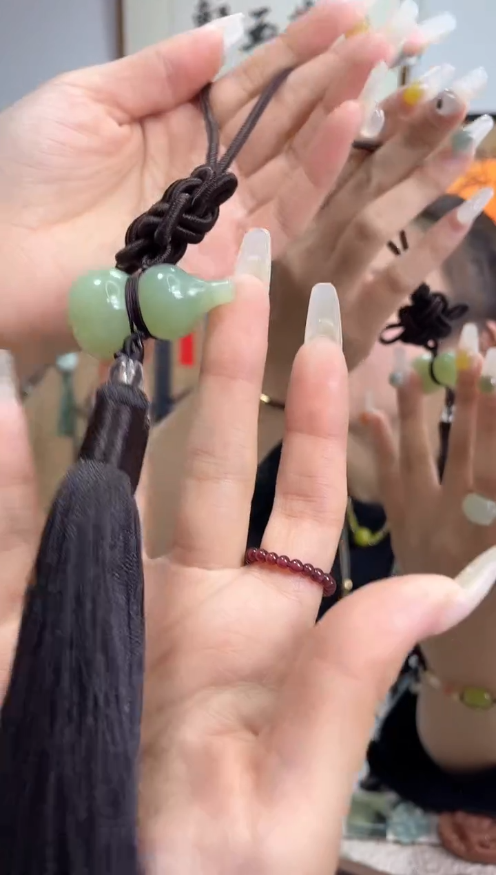 【闪购商品】岫玉车挂未镶嵌多样性发货其中发一