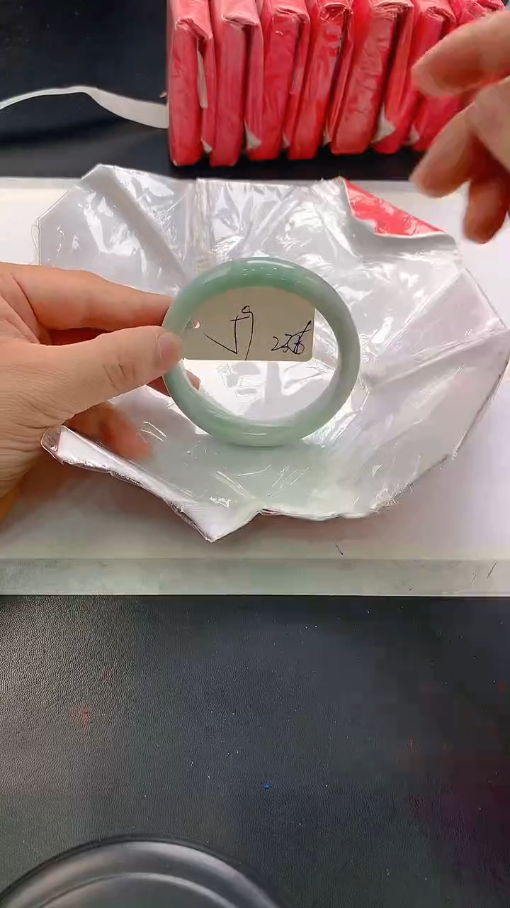 未镶嵌手镯翡翠236