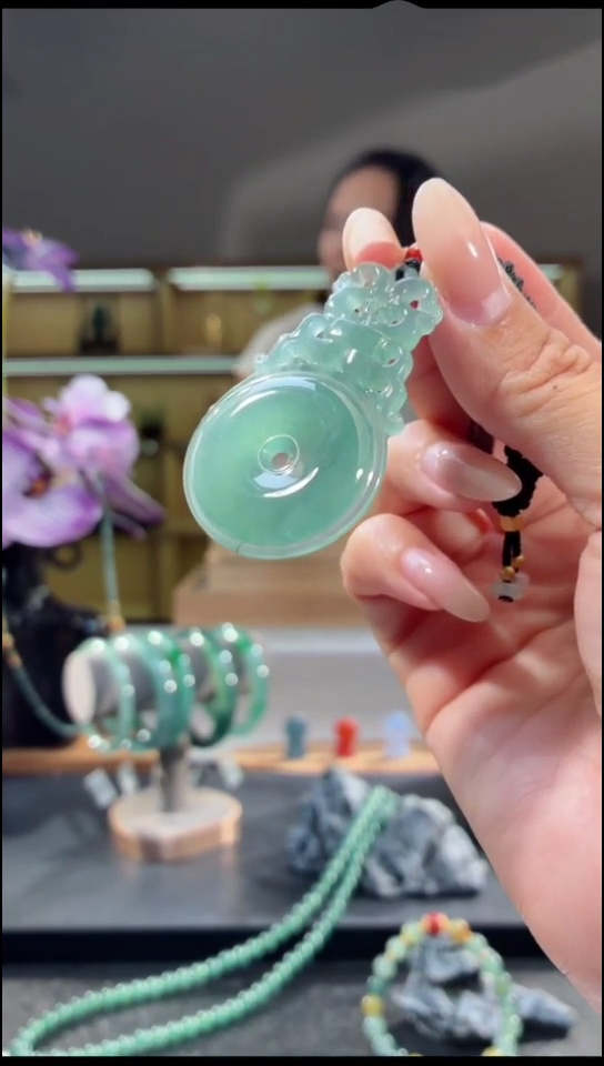 吊坠(不含链)未镶嵌翡翠平安扣