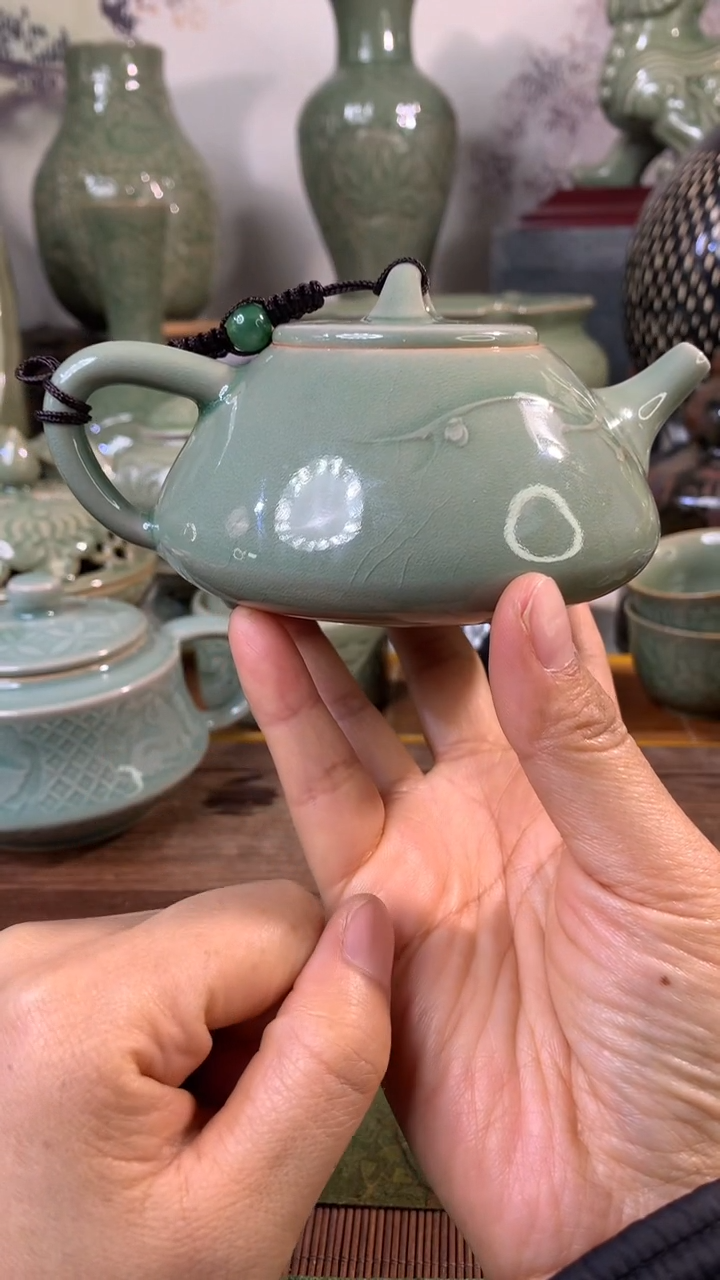 现代耀州窑微瑕冰裂青瓷石瓢壶200CC一只