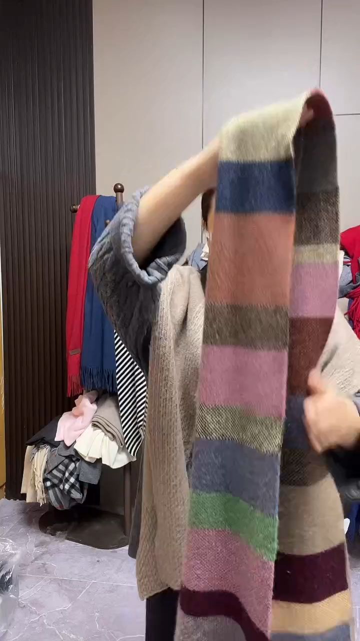 彩虹条围巾66666