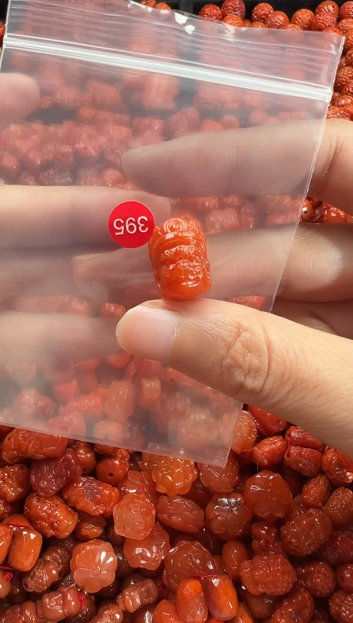 颈饰未镶嵌南红玛瑙1