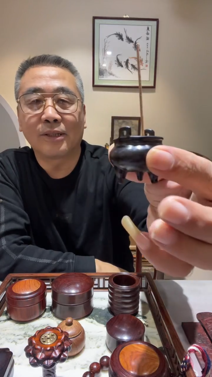 东非黑黄檀（紫光檀）精品木雕精工细作