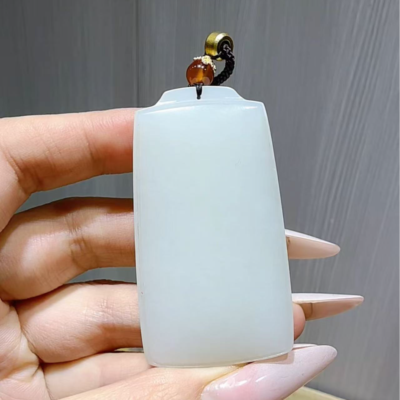 新疆精美和田玉糖玉颈饰挂件吊坠