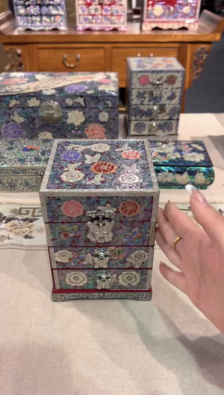 【闪购商品】红底白边弘贝雅螺钿漆器文化馆