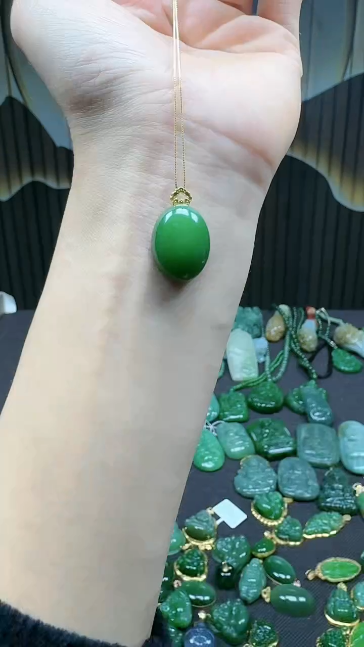 【闪购商品】和田玉吊坠(不含链)18K金镶嵌1