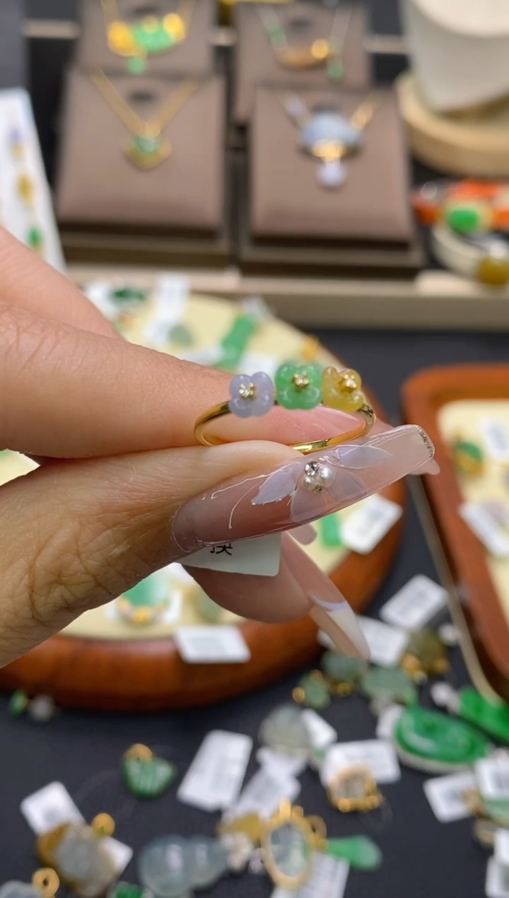 【闪购商品】翡翠颈饰18K金镶嵌净货18369