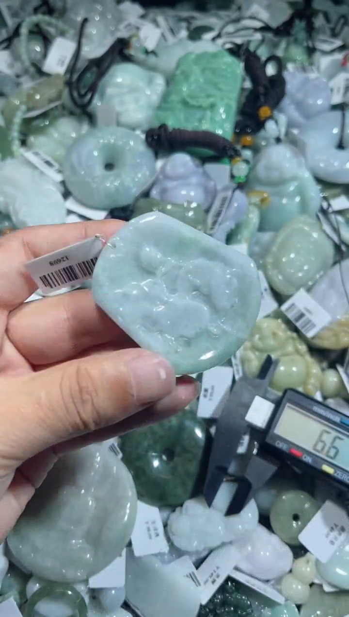 【闪购商品】翡翠颈饰未镶嵌00016751