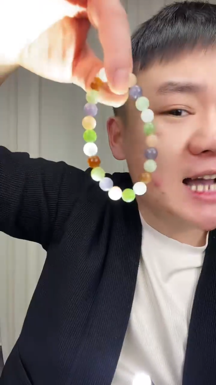 未镶嵌和田玉挂件多样性发其一