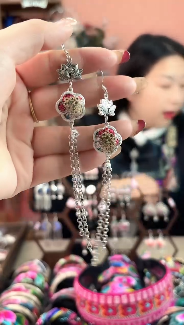 艺枝独绣手工饰品4