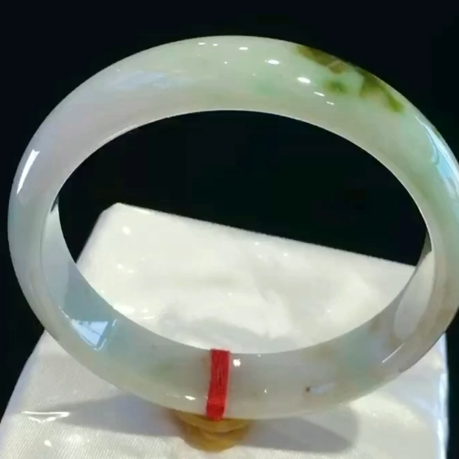 天津市翠熙阁翡翠精品翡翠手镯