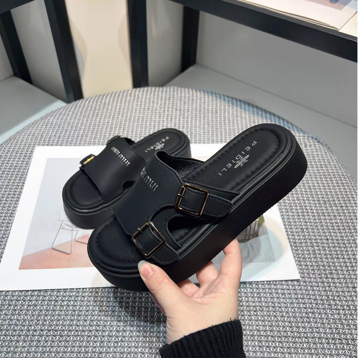 2022-1厚底凉拖鞋女外穿时尚2025年夏季新款小众设计沙滩一字拖鞋