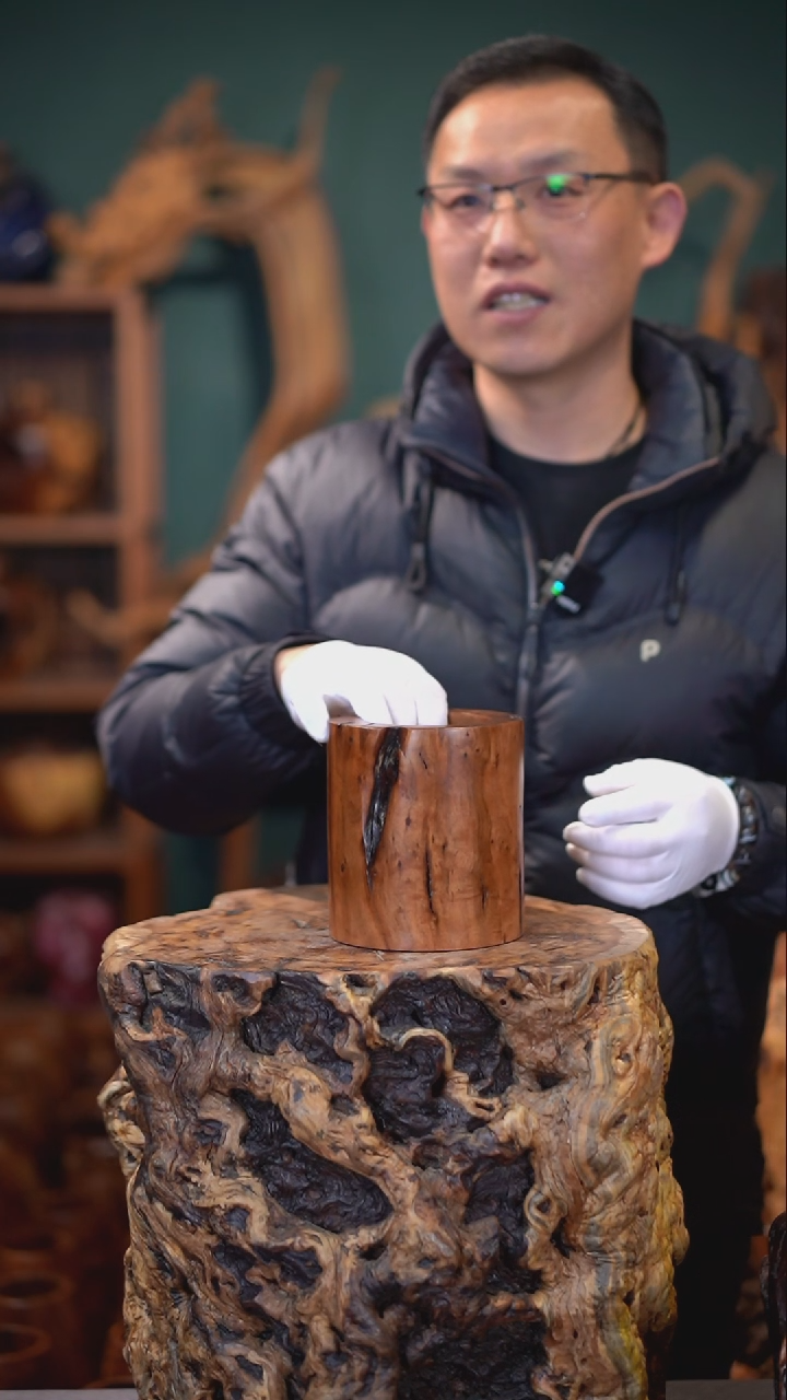 【闪购商品】枣木雷击枣木笔筒