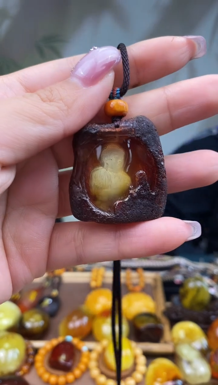 【闪购商品】琥珀裸石未镶嵌 基地发货 一物一证 顺丰包邮