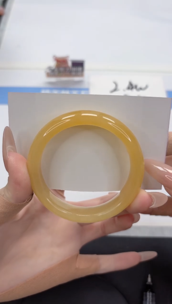 【闪购商品】石英质玉手镯未镶嵌A85-55.2